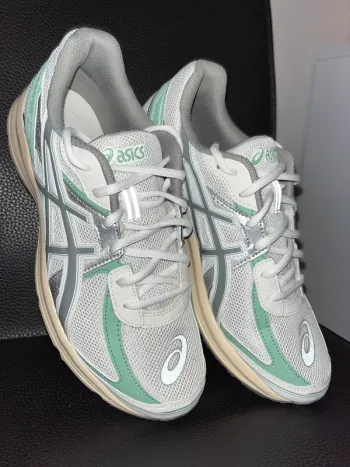 Tweedehands Asics Running Shoes bike