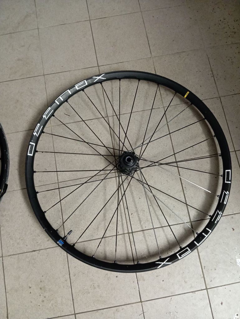 Used Mavic E-Deemax S30 Wheels 2024 bike — image 3 of 8