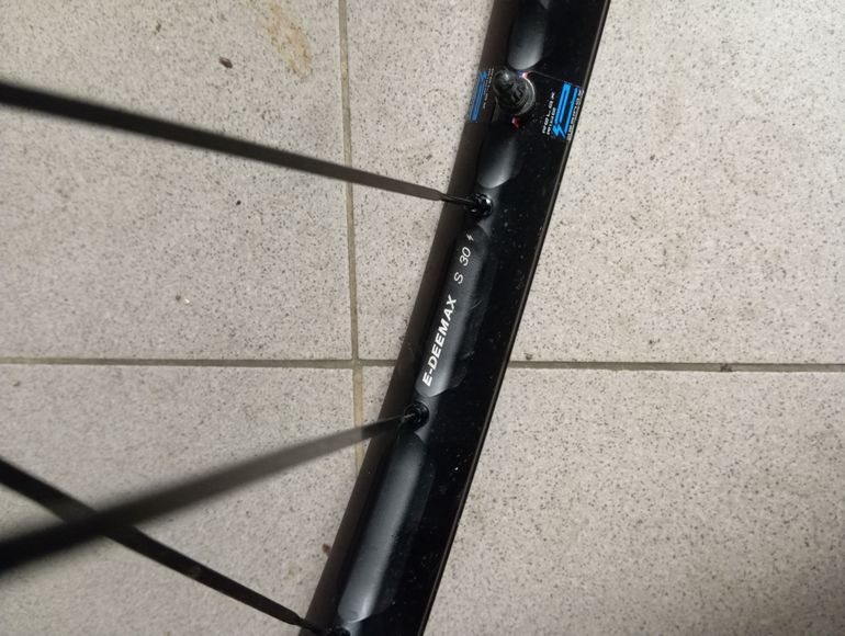 Used Mavic E-Deemax S30 Wheels 2024 bike — image 7 of 8