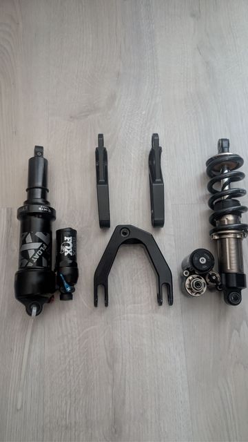 Brugt Cascadelink long shock kit Levo G3 carbon 2023 Rear Suspension