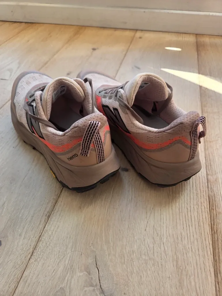 Brugt New Balance Hierro v9 bike — billede 2 af 3