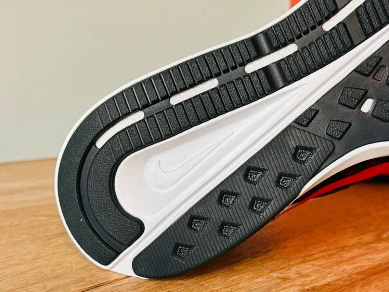 Tweedehands Nike Run Swift 2 bike — afbeelding 7 van 8