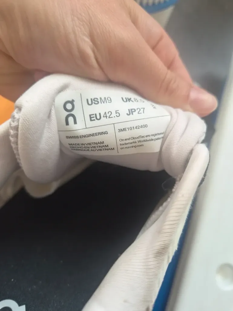 On Running On Cloud Running Shoes bike usato — immagine 6 di 6
