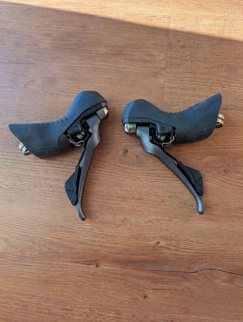 Used Shimano GRX ST-RX810 Brakes