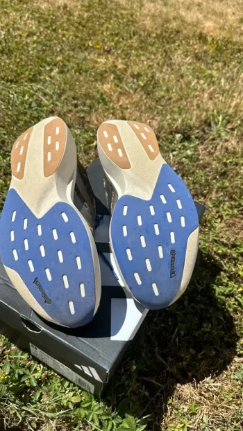 Adidas Adiezero evo sl bike d'occasion — image 5 sur 7