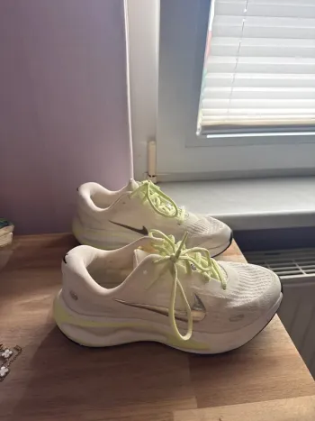 Tweedehands Nike Laufschuhe Sneaker bike
