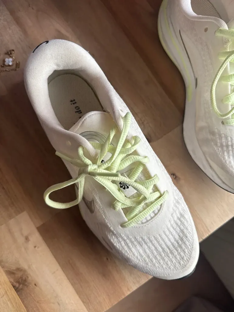 Tweedehands Nike Laufschuhe Sneaker bike — afbeelding 2 van 4