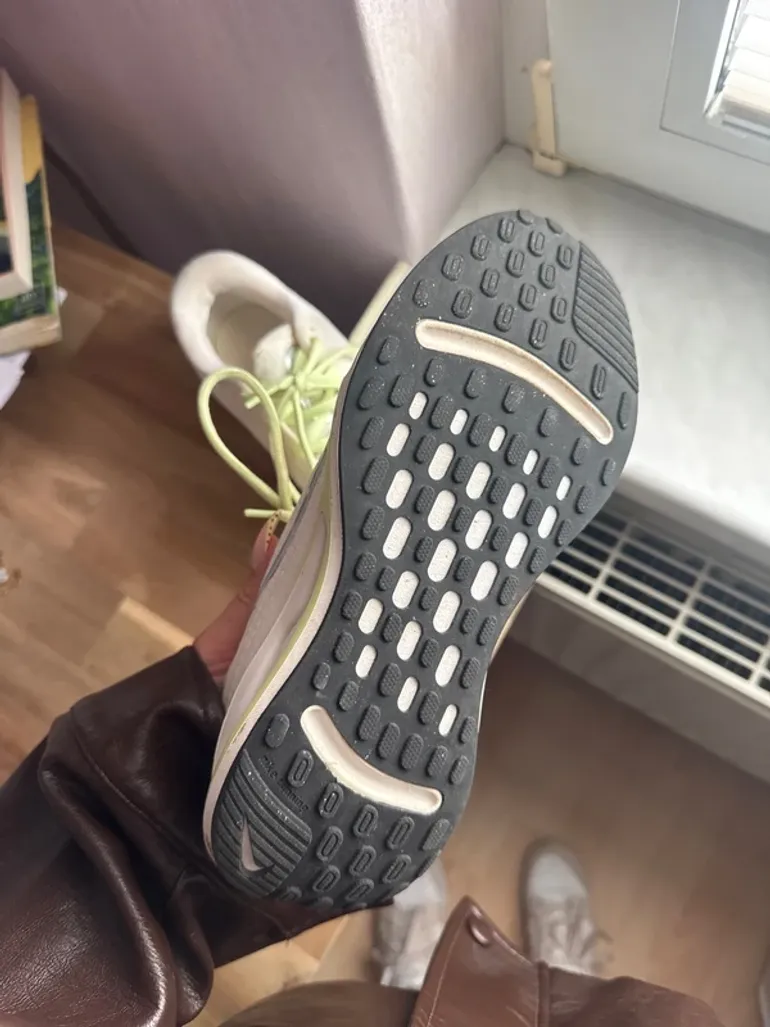 Tweedehands Nike Laufschuhe Sneaker bike — afbeelding 4 van 4
