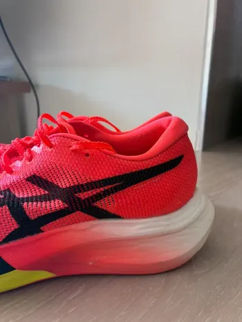 Tweedehands Asics Metaspeed Sky bike — afbeelding 2 van 13