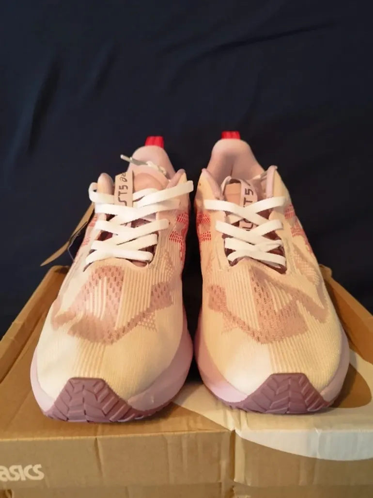 Used Asics Novablast bike — image 7 of 9