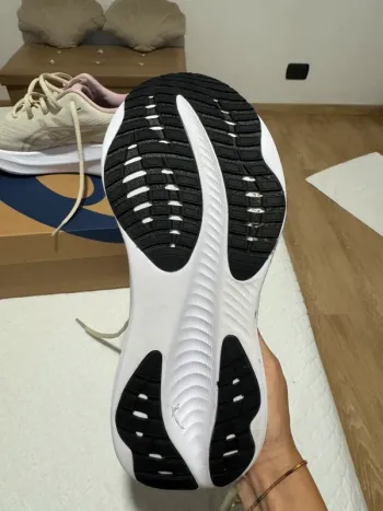 Używany Asics Shoes bike — zdjęcie 2 z 4