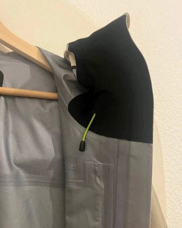Peak Performance Shell Gore Tex Jacket 2025 bike usato — immagine 6 di 7