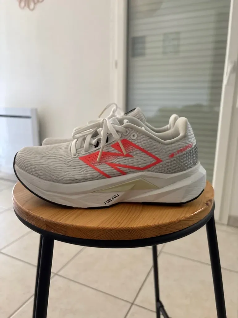 Käytetty New Balance FuelCell Propel bike — kuva 3 / 7