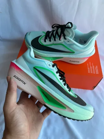 Tweedehands Nike Zoom Fly 6 bike — afbeelding 2 van 11