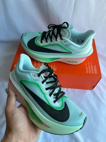 Used Nike Zoom Fly 6 bike