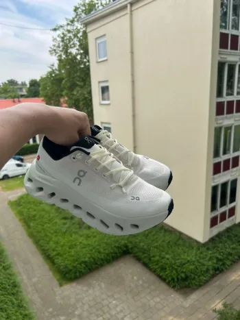 Použité On Running On Cloud bike — obrázek 3 z 3