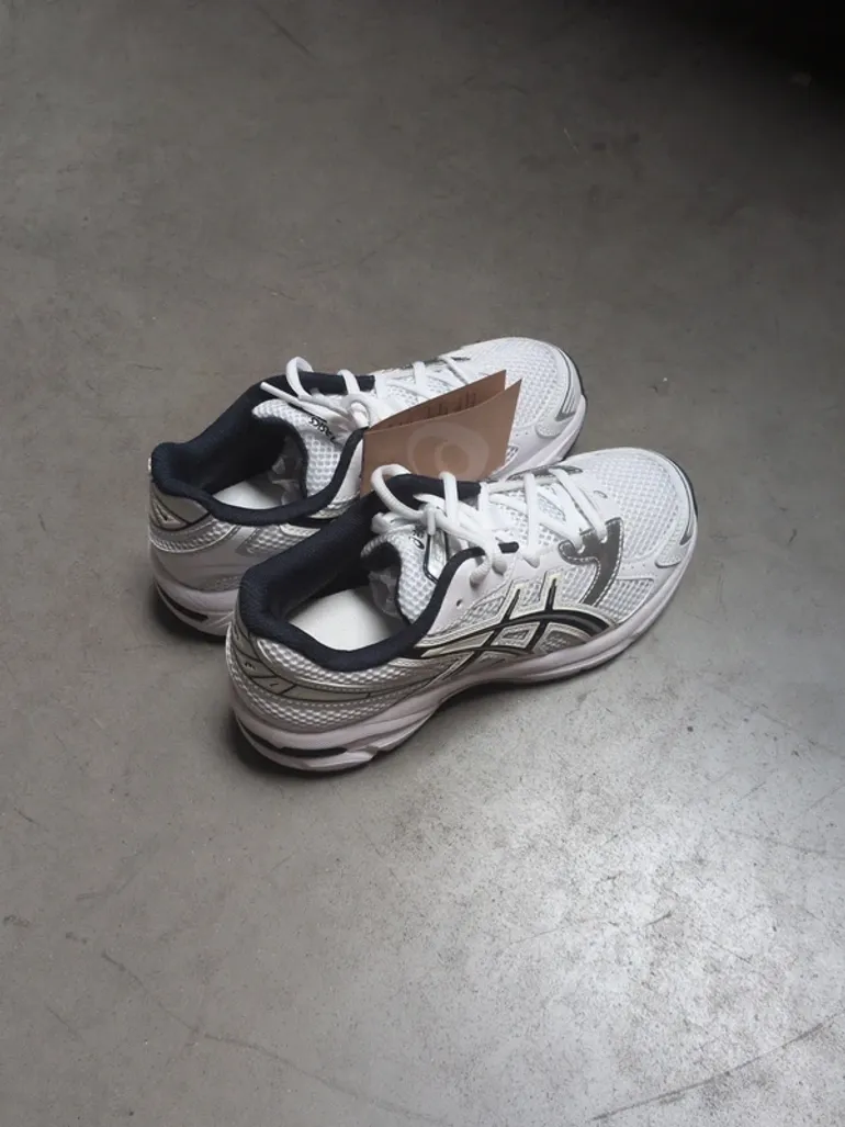 White Asics Gel 1130 GS bike de segunda mano — imagen 2 de 10