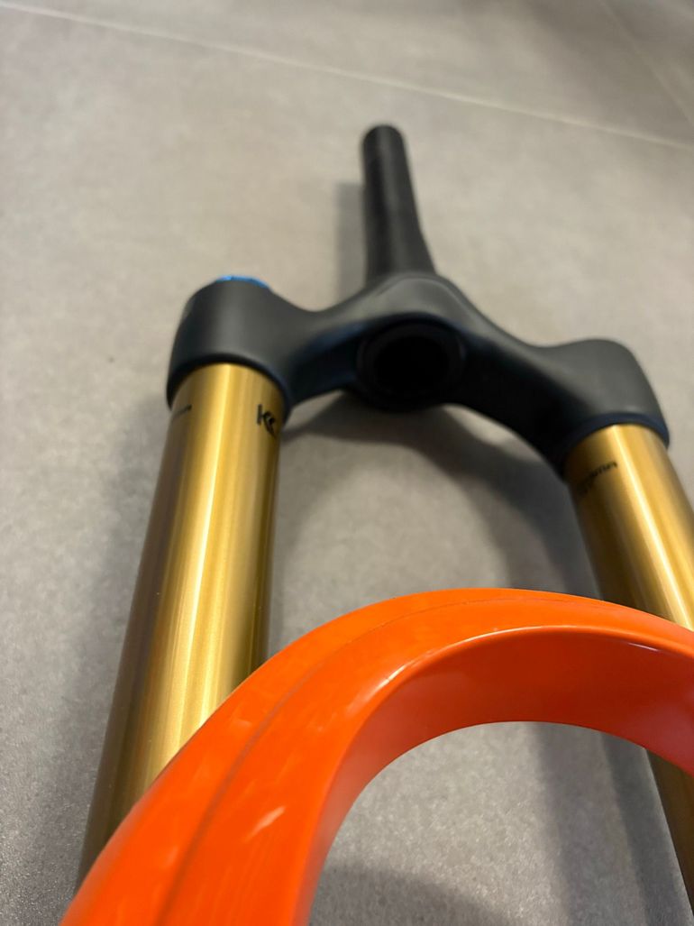 Brugt Fox Racing 38 Factory Fork 2025 bike — billede 6 af 9