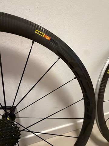Used Mavic Cosmic SSC Wheel Set 2019 bike — image 2 of 10
