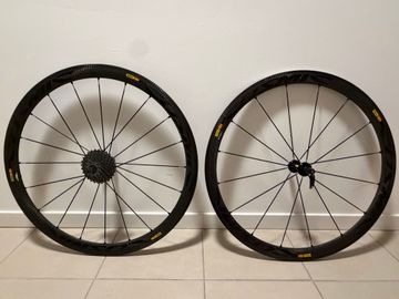 Used Mavic Cosmic SSC Wheel Set 2019 bike — image 9 of 10