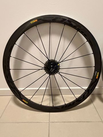 Used Mavic Cosmic SSC Wheel Set 2019 bike — image 5 of 10