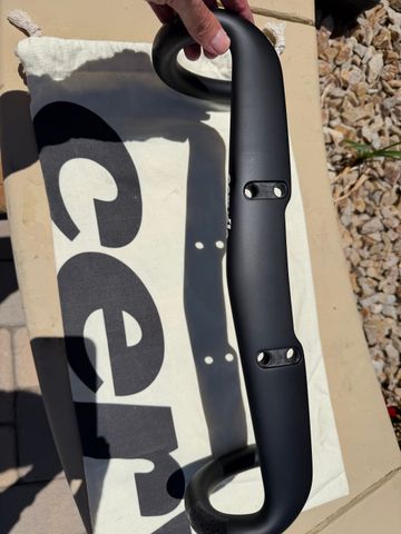 Used Cervelo S5 Handlebars bike — image 4 of 6