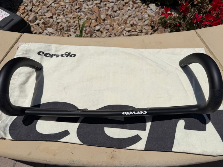 Used Cervelo S5 Handlebars bike — image 5 of 6