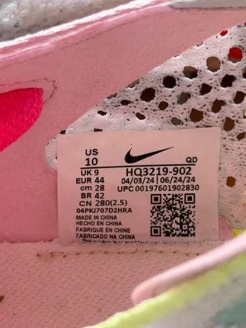Nike ZoomX Vaporfly 3 bike usato — immagine 3 di 9