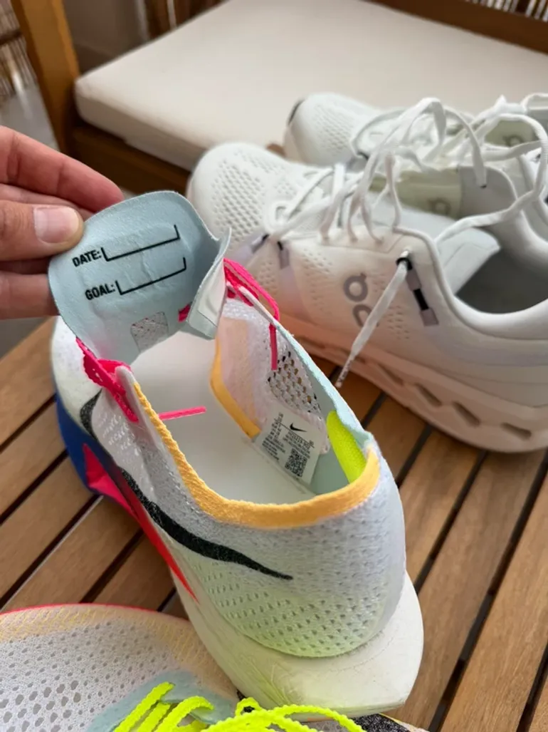 Nike ZoomX Vaporfly 3 bike usato — immagine 6 di 9