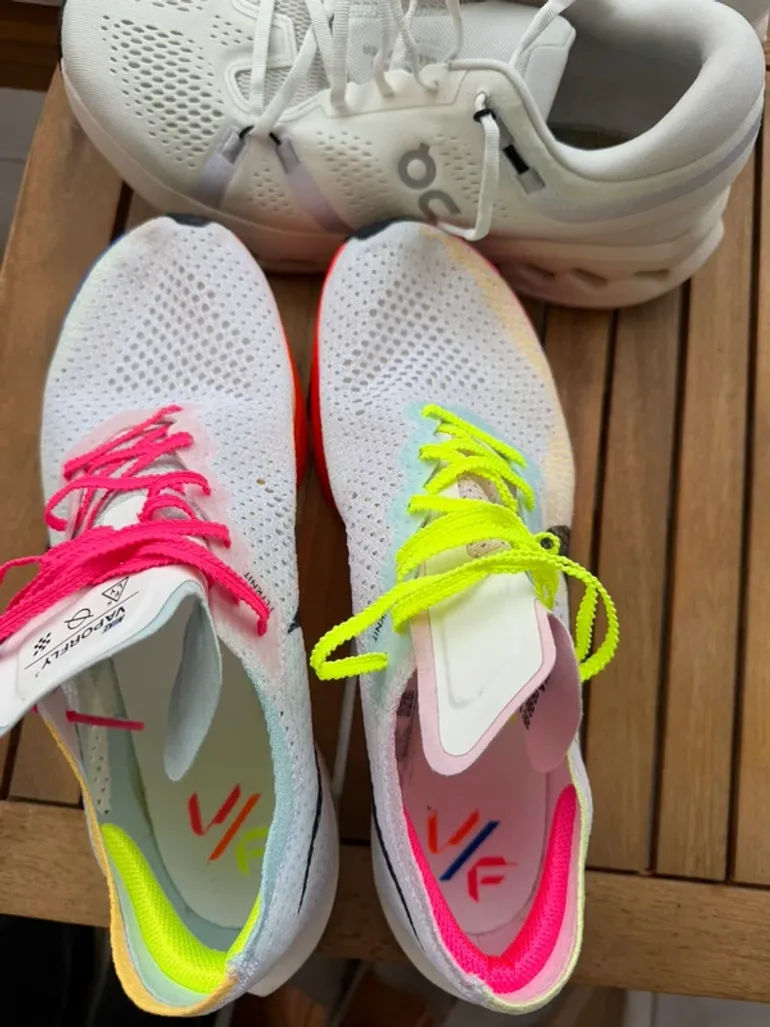 Nike ZoomX Vaporfly 3 bike usato — immagine 8 di 9