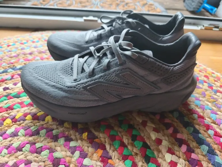 New Balance Fresh Foam M1080 bike usato — immagine 2 di 5