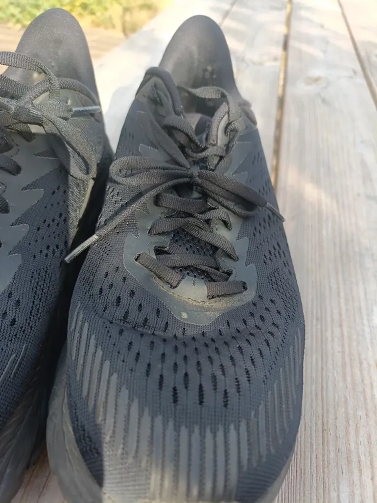 Hoka one one running shoes bike d'occasion — image 4 sur 8