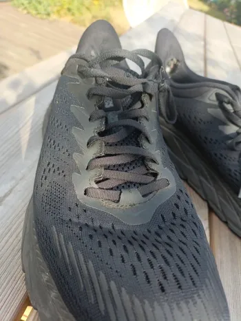 Hoka one one running shoes bike d'occasion — image 3 sur 8