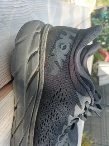 Hoka one one running shoes bike d'occasion — image 2 sur 8