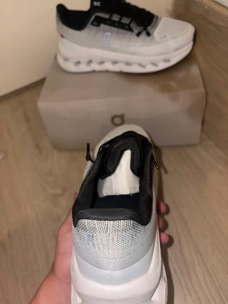 Gebrauchtes On Running shoes size 43 bike — Bild 3 von 4
