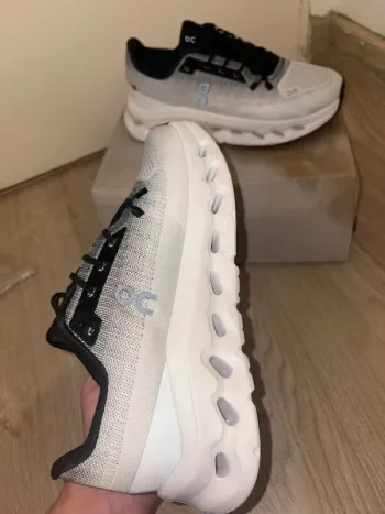 Gebrauchtes On Running shoes size 43 bike — Bild 2 von 4