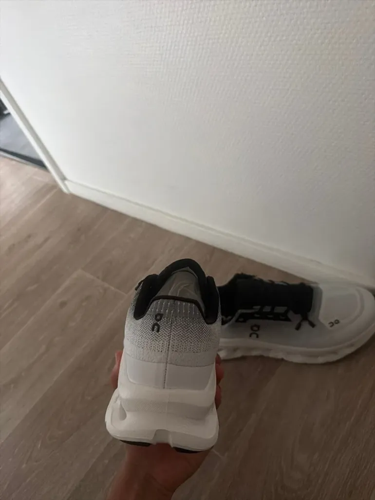 Tweedehands On Running Cloudtilt bike — afbeelding 3 van 6