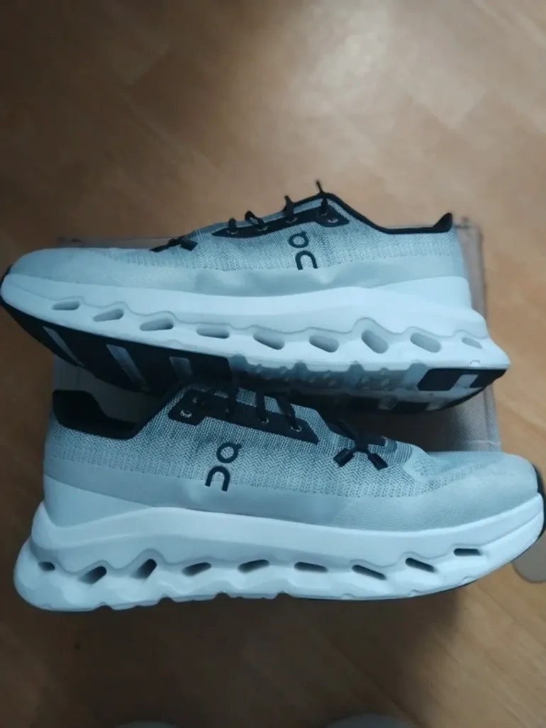 Tweedehands On Running On Cloud bike — afbeelding 2 van 6
