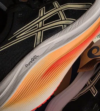 Used Asics sneakers bike — image 3 of 14