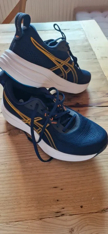 Gebrauchtes Asics Running Shoes bike — Bild 2 von 6