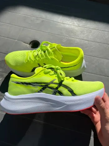 Asics Magic Speed 4 bike d'occasion — image 2 sur 5