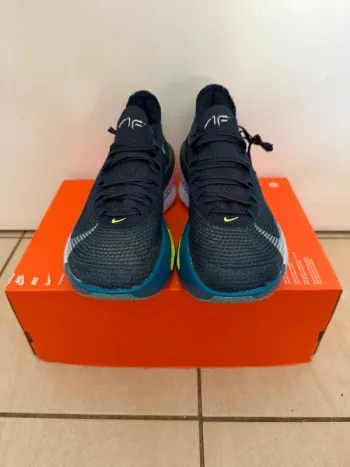Used Nike air zoom alphafly next% 3 bike — image 3 of 6