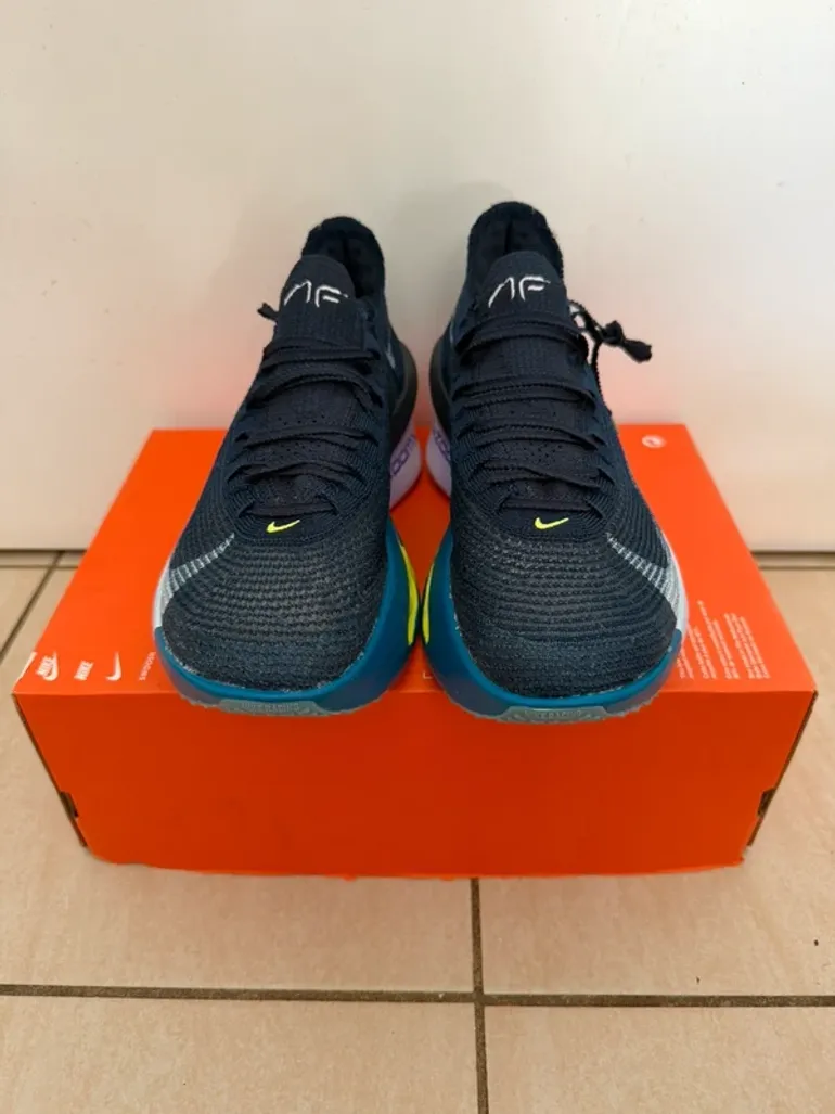 Used Nike air zoom alphafly next% 3 bike — image 3 of 6