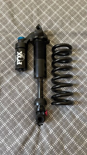 Used Fox Van RC 2023 bike — image 4 of 8