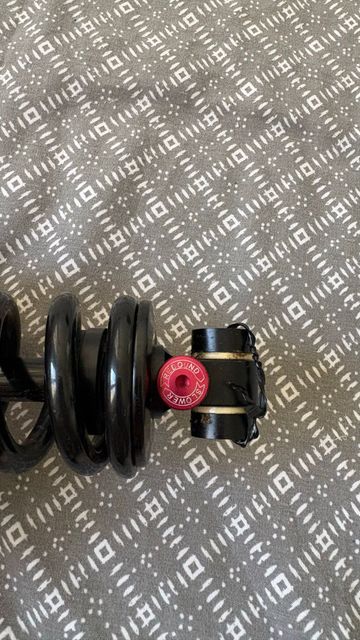 Used Fox Van RC 2023 bike — image 8 of 8