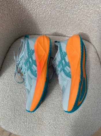 Gebrauchtes Asics Novoblast 5 bike — Bild 4 von 9