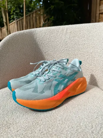 Gebrauchtes Asics Novoblast 5 bike — Bild 2 von 9