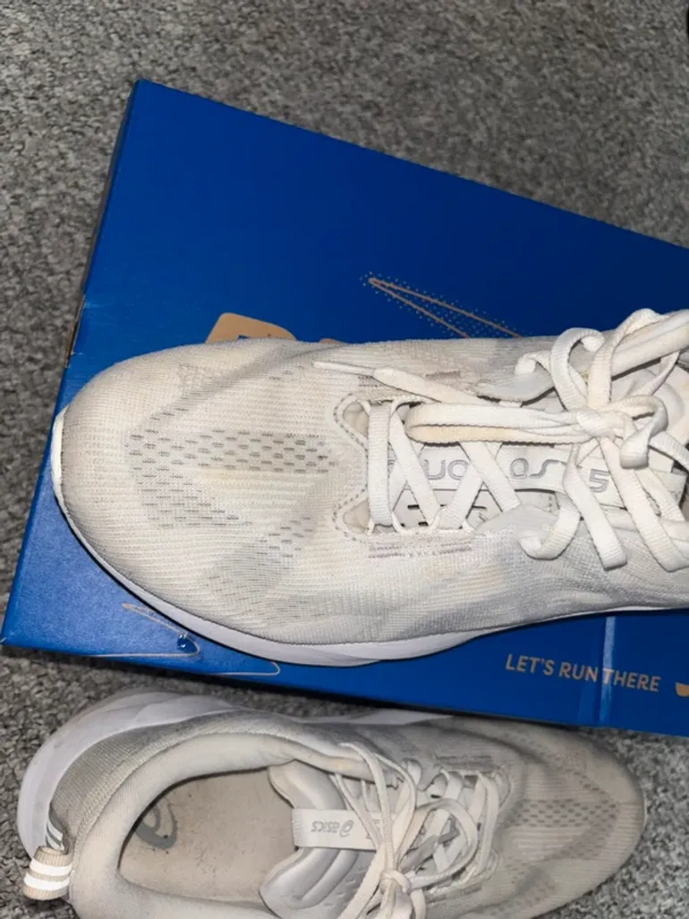 Used Asics Novablast 5 bike — image 2 of 6