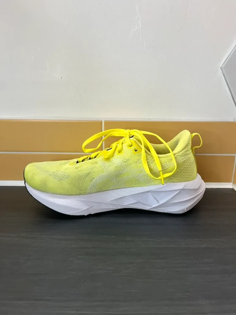 Used Asics Novablast 5 bike — image 8 of 13