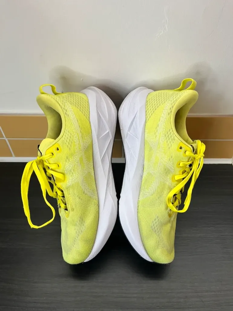Used Asics Novablast 5 bike — image 4 of 13